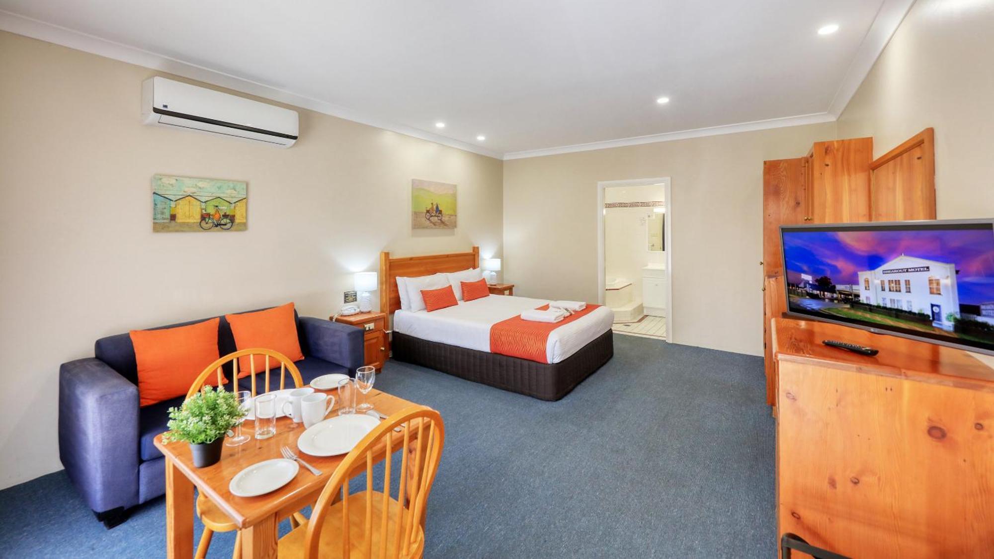 Breakout Motor Inn Cowra Exterior photo